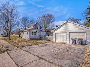 903 Lagrange St, South Haven, MI 49090