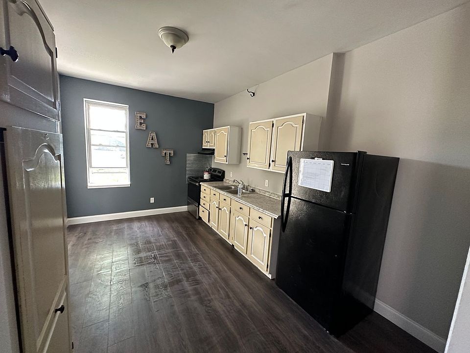1st image of 311 N 5th Ave APT 1