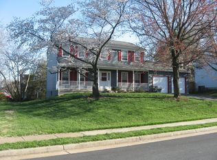 1355 Icy Brook Dr, Herndon, VA 20170