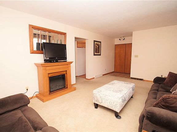 4th image of 2454 Scotland Dr