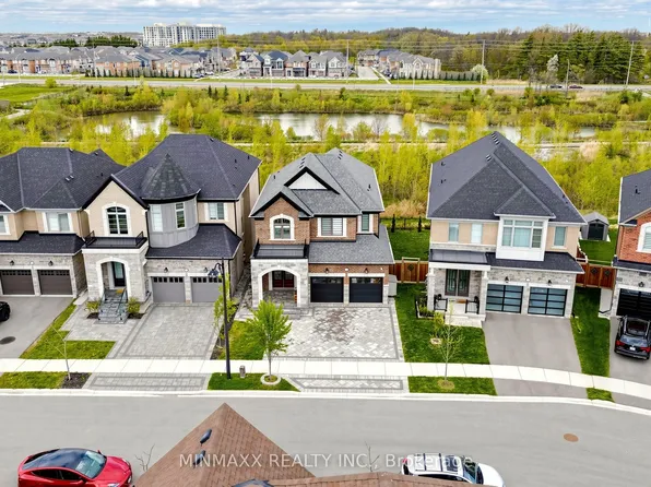 571 Beam Ct, Milton, ON L9E 1L3