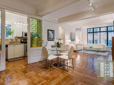 40 W 67th St APT 8C, New York, NY, 10023