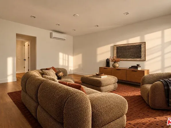 420 S Sepulveda Blvd #16, Los Angeles, CA 90049