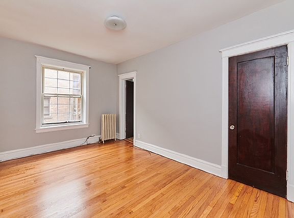 5th image of 5436 W Ferdinand St APT 3E