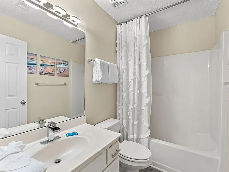 71 Woodward St #221 — Photo 13