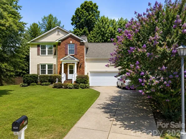 9220 Garnet Field Ct, Charlotte, NC 28269