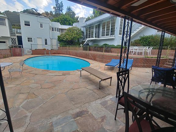 4th image of 1599 Sunset Plaza Dr
