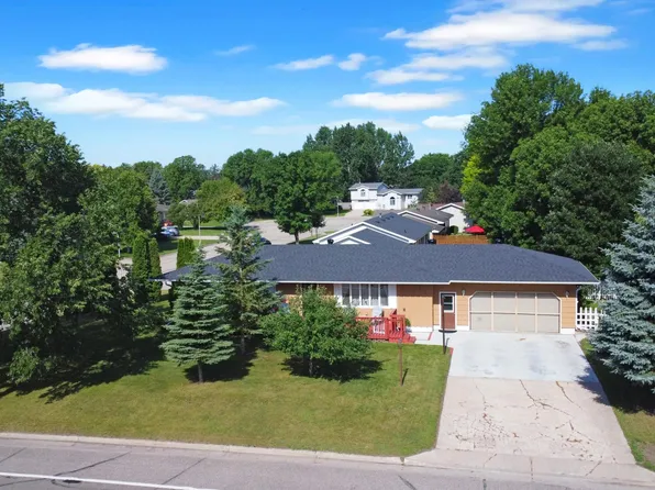 113 Circle Dr, Thief River Falls, MN 56701