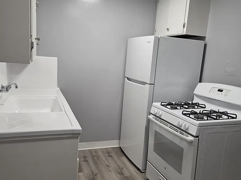 625 S 11th St #5 — Photo 8