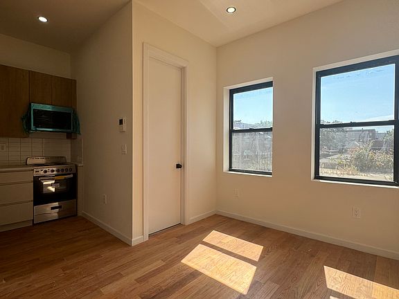 2nd image of 864 E 215th St #2C