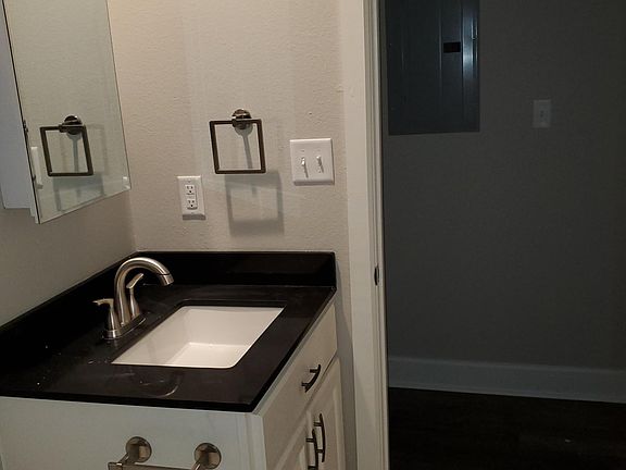 5th image of 5208 Sherman Dr