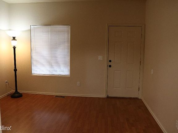 4th image of 1828 NE 124th Ave
