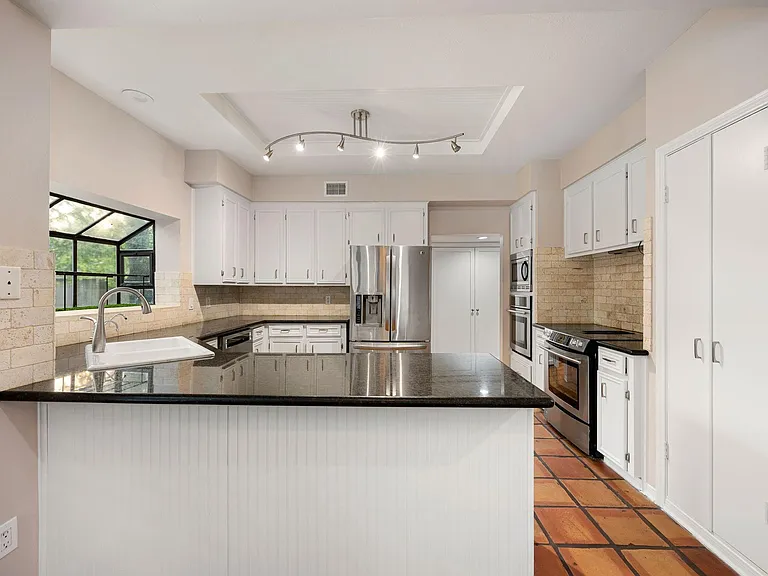19806 Sunbridge Ln — Photo 7