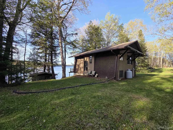 6075 Beatons Lake Rd E, Watersmeet, MI 49969