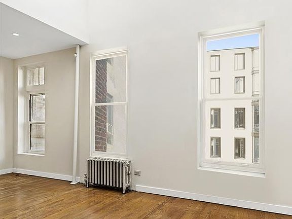 2nd image of 165 W 71st St APT D1