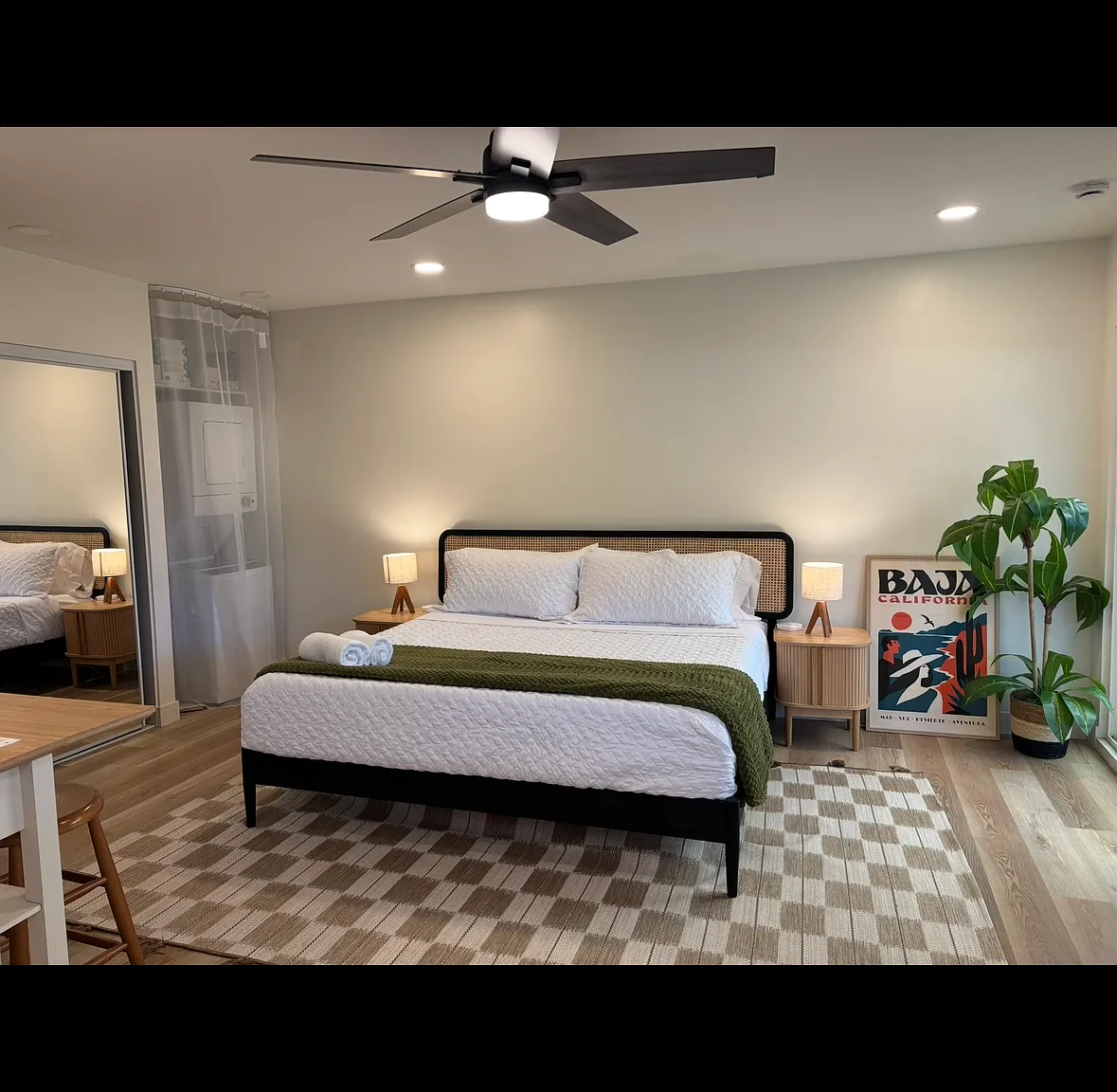 Studio, 400 sqft, $2,200 — Photo 1