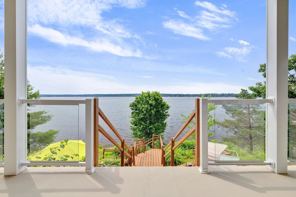 63 Chemin De La Pointe Aux Roches, Pontiac, QC - More