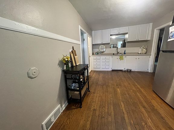 4th image of 3129 N 27th St #1