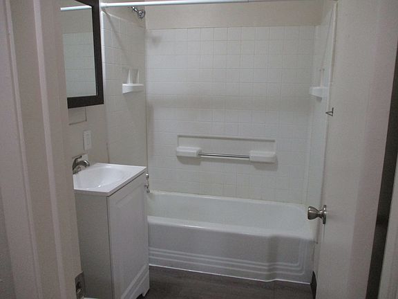 2nd image of 2648 Pacific Ave APT 24
