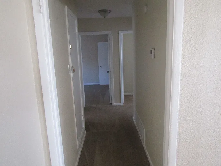 1306 Garth Dr — Photo 14
