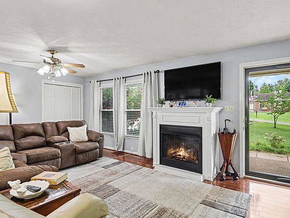3rd image of 2310 Beechwood Dr