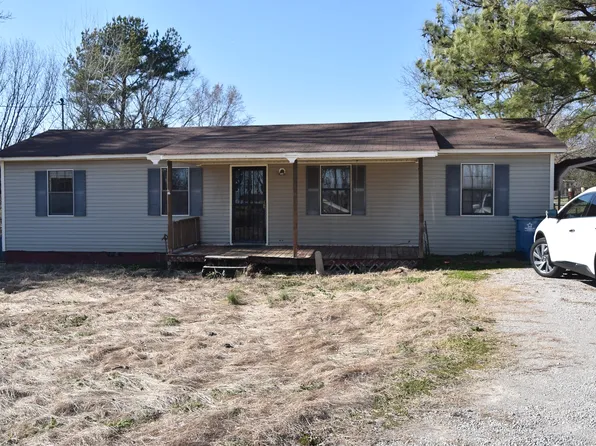 365 Main St, Atwood, TN 38220