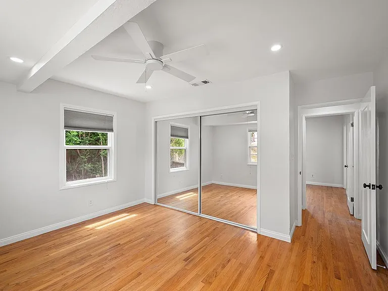 7170 Hybeth Dr — Photo 18