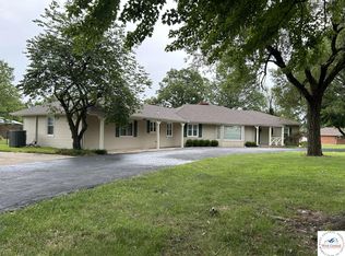 406 S 8th St, Clinton, MO 64735