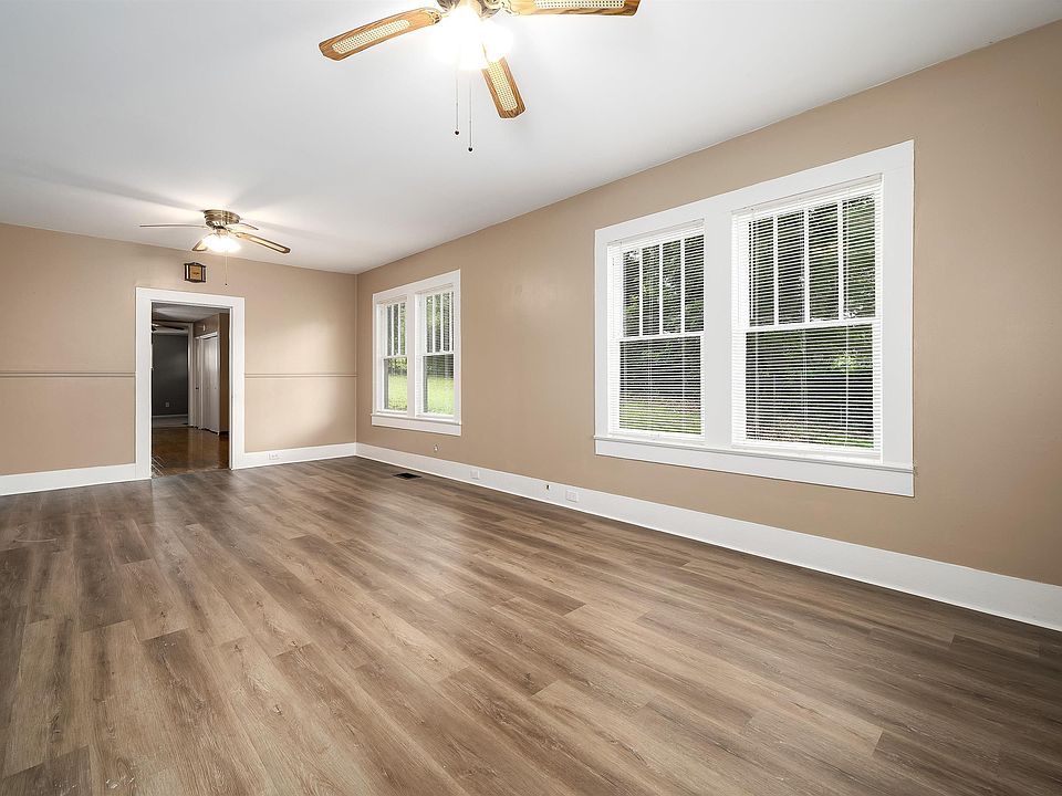 1st image of 412 Newton Dr