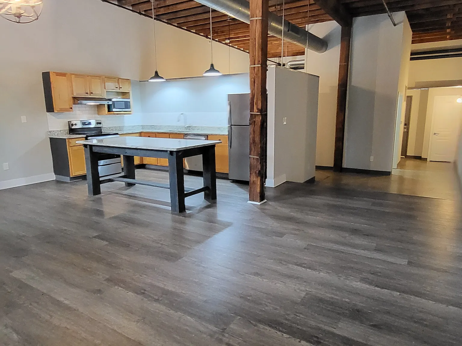 1 bed, 1027 sqft, $1,746 — Photo 1
