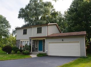 857 Robin Rd, Buffalo, NY 14228