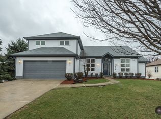 1658 Pathway Dr, Naperville, IL 60565