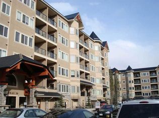 30 E Discovery Ridge Close SW #518, Calgary, AB T3H5X5