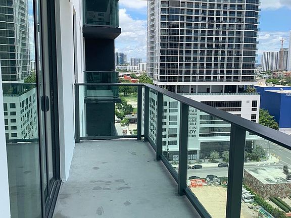 4th image of 1530 NE Miami Pl APT 22