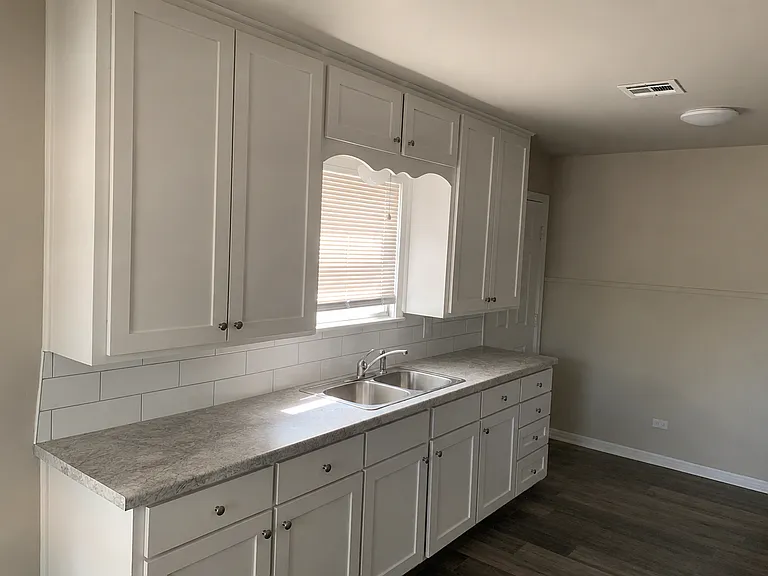 2820 McFerrin Ave — Photo 5