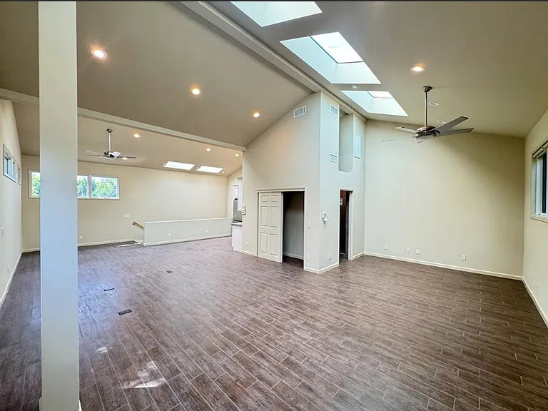 751 N Harper Ave — Photo 11