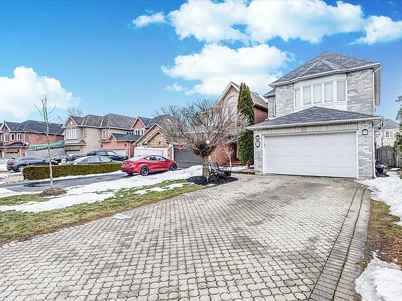 2nd image of 37 Waterford Cres