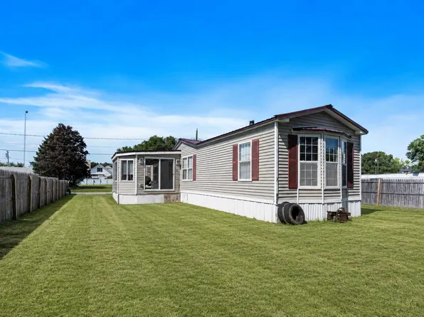 19 Winn Street, Lewiston, ME 04240