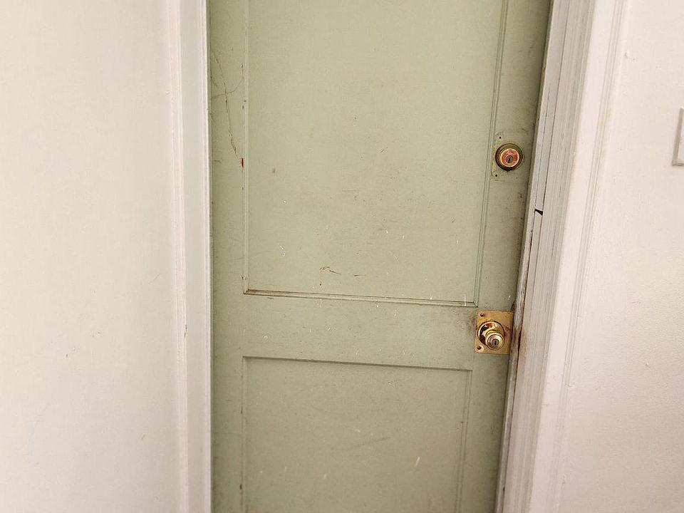 2nd image of 3113 W 2nd St