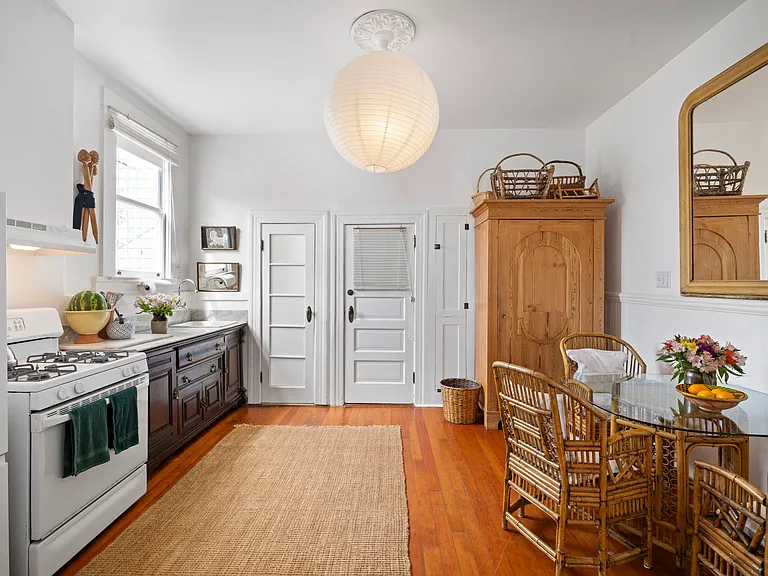 121 Varennes St #1F — Photo 11