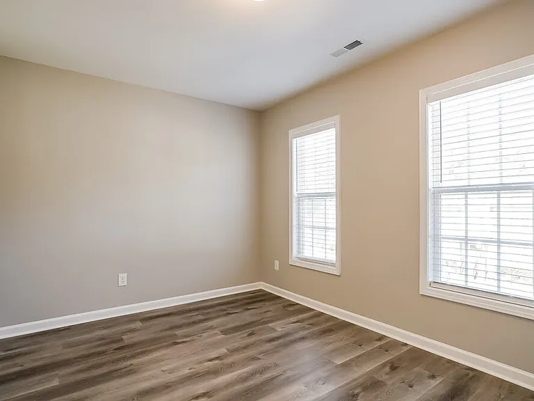 332 Chamberlain Dr — Photo 14