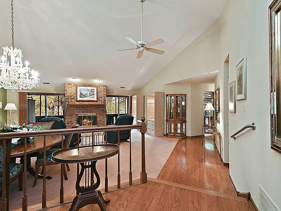 5th image of 13321 S Oakview Ct APT 2FR