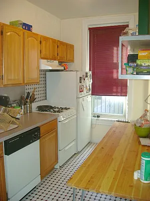Rented by Pier 12 Real Estate | media 32