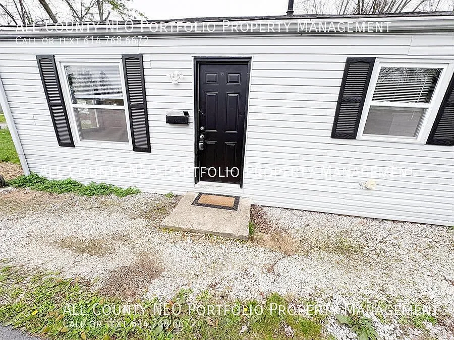 Building Photo - 857 S Waverly St