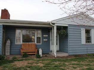 374 Meadowbrook Dr, Clinton, IA 52732