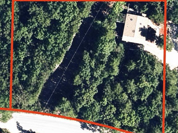 3rd image of 912 Brace Hill Road
