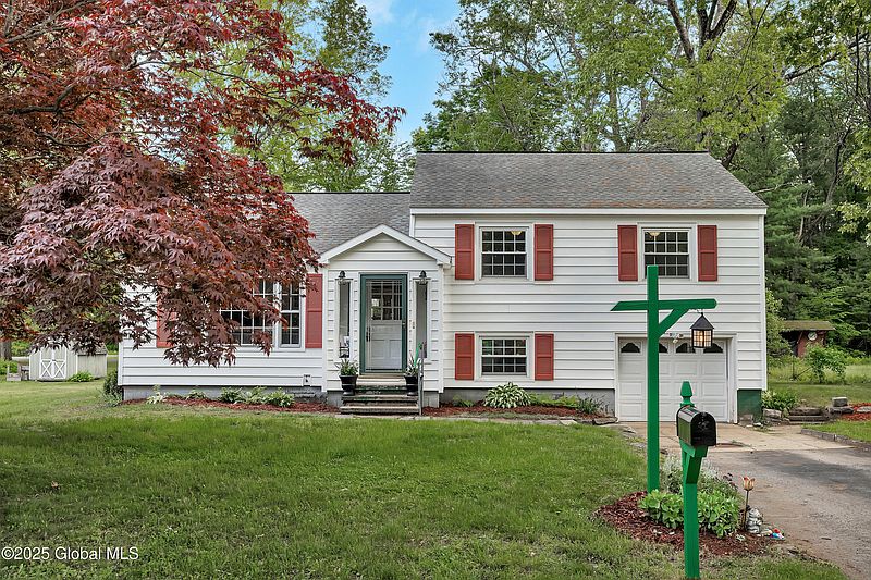 2nd image of 526 Leahy Lane