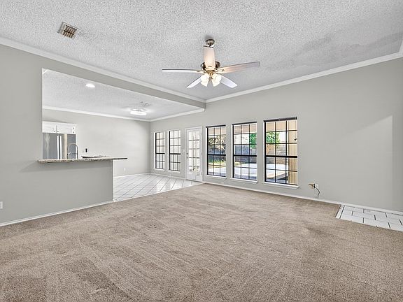 5th image of 2809 Sand Hill Cir