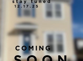 12827 Hunterbrook Dr, Woodbridge, VA 22192