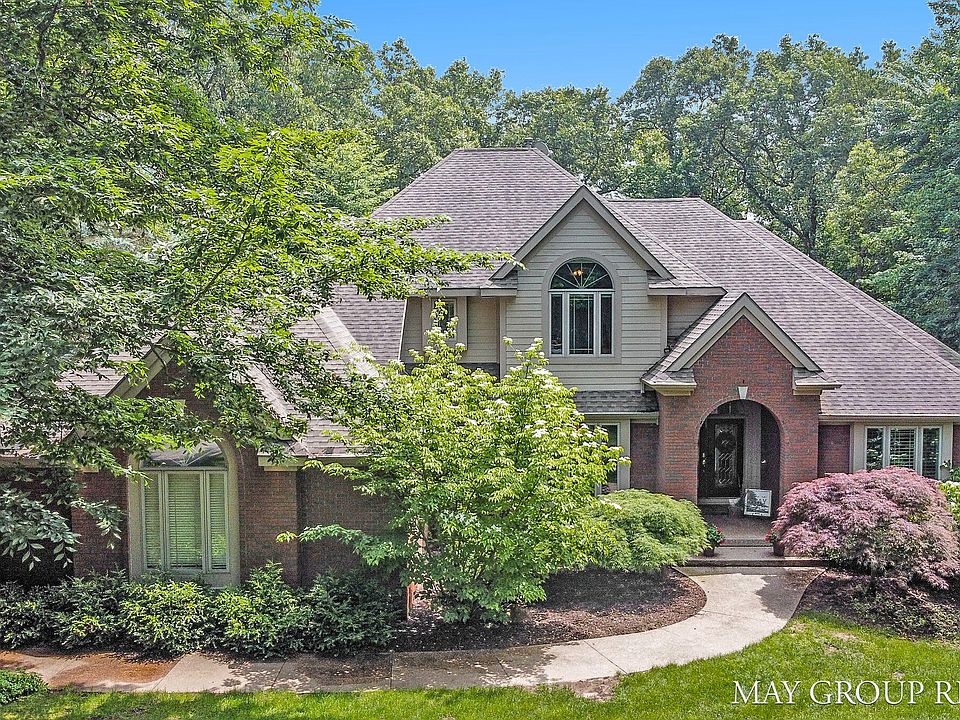 1st image of 4637 Dunrobin Dr NE